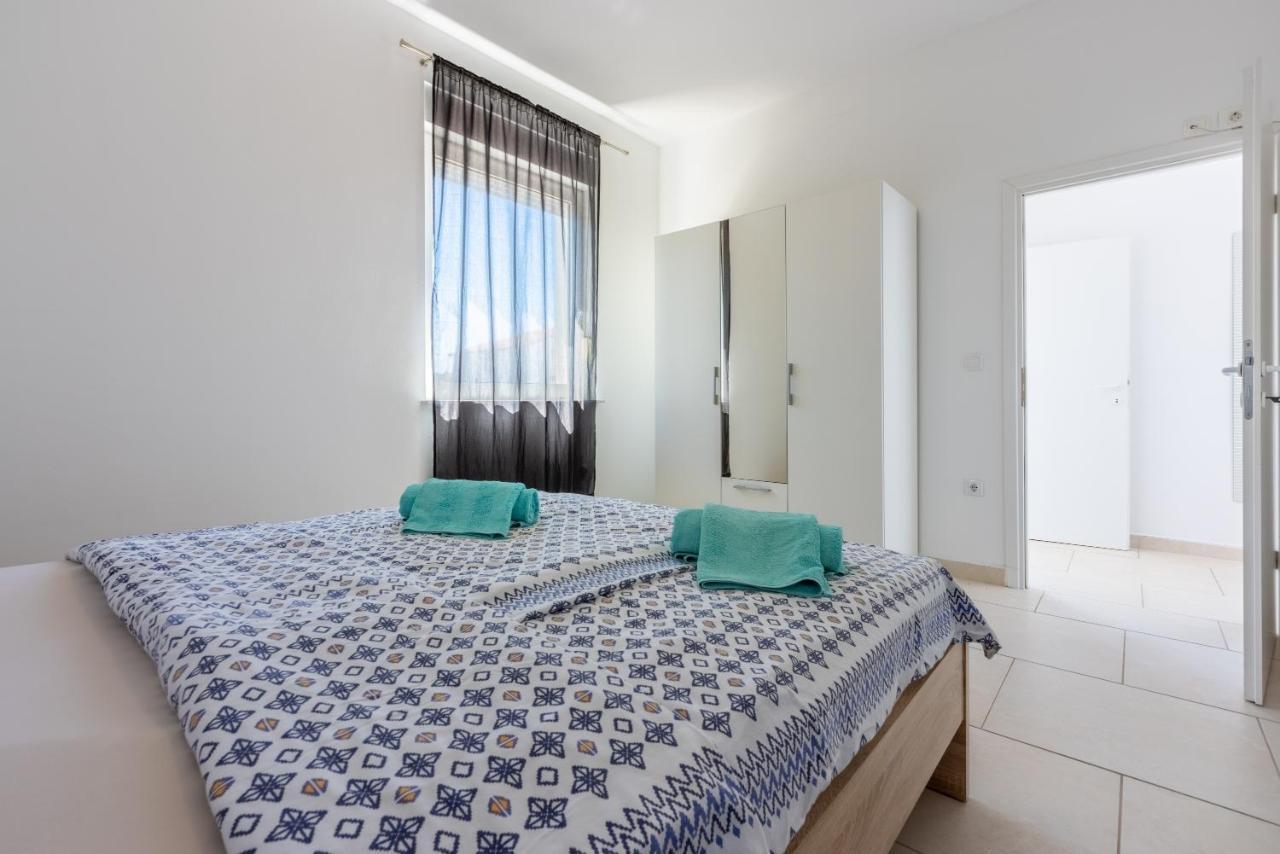 Apartments Antonija ซริกเวนิซา ภายนอก รูปภาพ