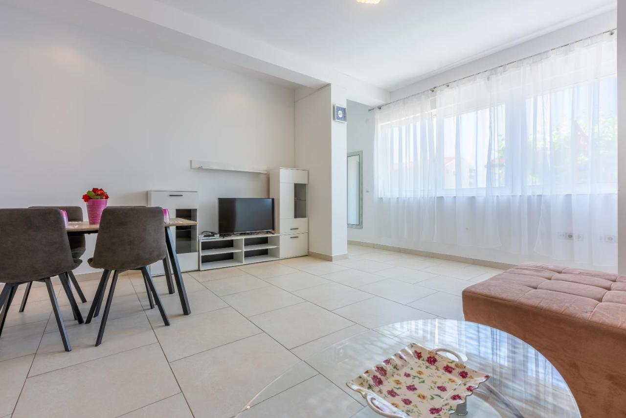 Apartments Antonija ซริกเวนิซา ภายนอก รูปภาพ