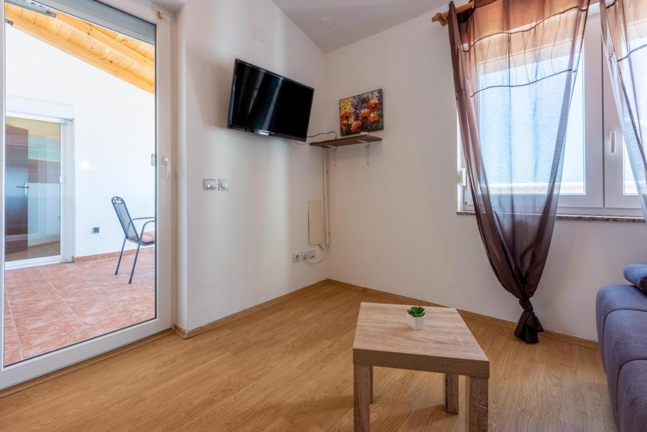 Apartments Antonija ซริกเวนิซา ภายนอก รูปภาพ