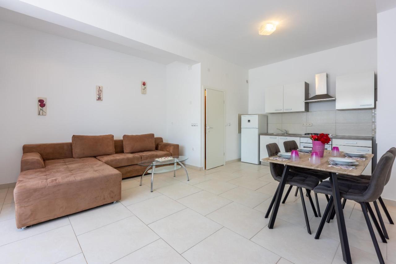 Apartments Antonija ซริกเวนิซา ภายนอก รูปภาพ